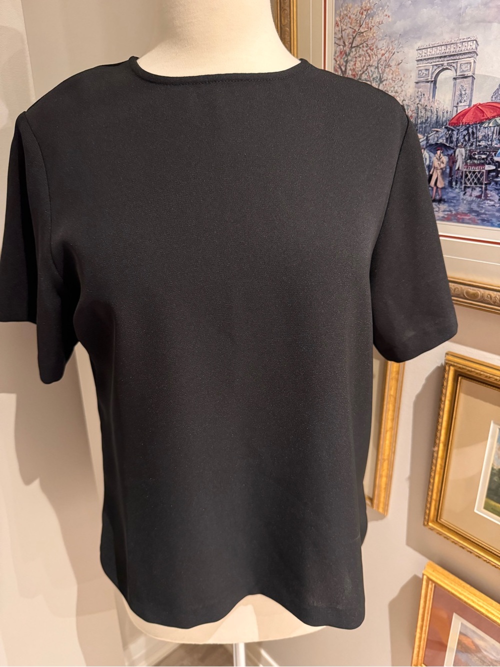 Women's Black Short-Sleeve Crewneck Top, size M